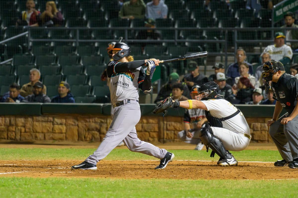 $!Robbie Tenerowicz produjo con fly