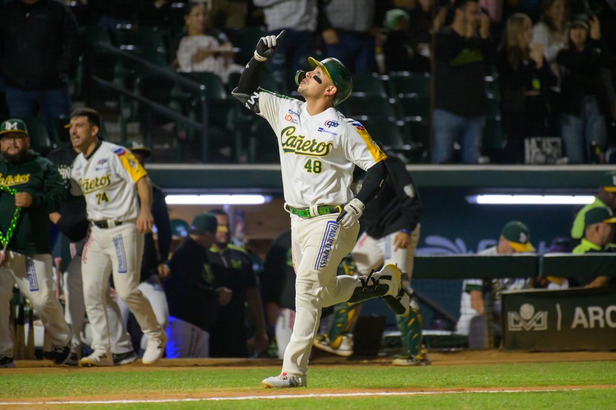 $!Rodolfo Amador celebra HR.