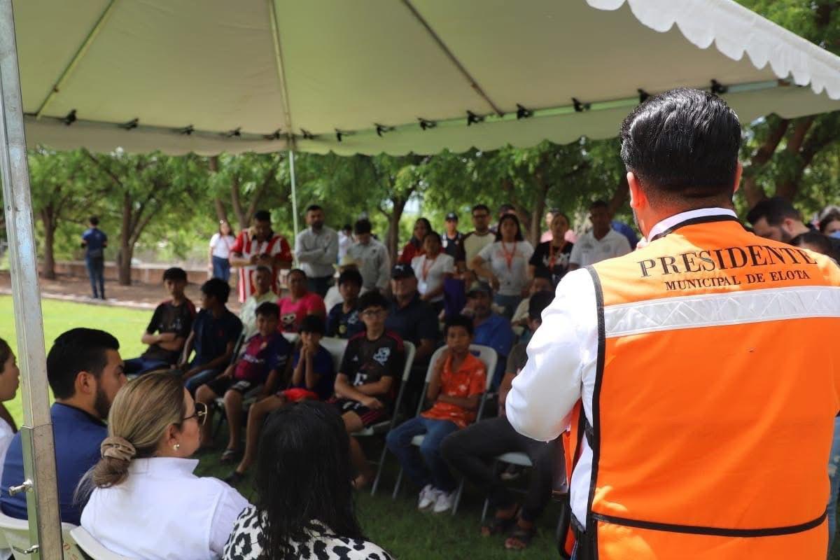 $!Dan inicio a la construcción de alumbrado público en el multideportivo de la comunidad de El Roble, en Elota