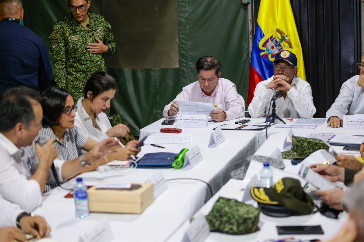 $!Desde El Tarra, Norte de Santander, el presidente Gustavo Petro junto con varios de sus ministros y la cúpula militar y de policía para liderar el Consejo de Seguridad y Paz del 31 de enero de 2025, 15 días después de decretada la conmoción interior.