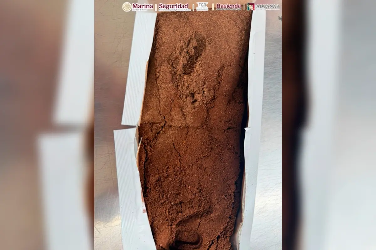 $!Decomisan mil 77 kilos de café con presunta cocaína en el Aeropuerto de CDMX