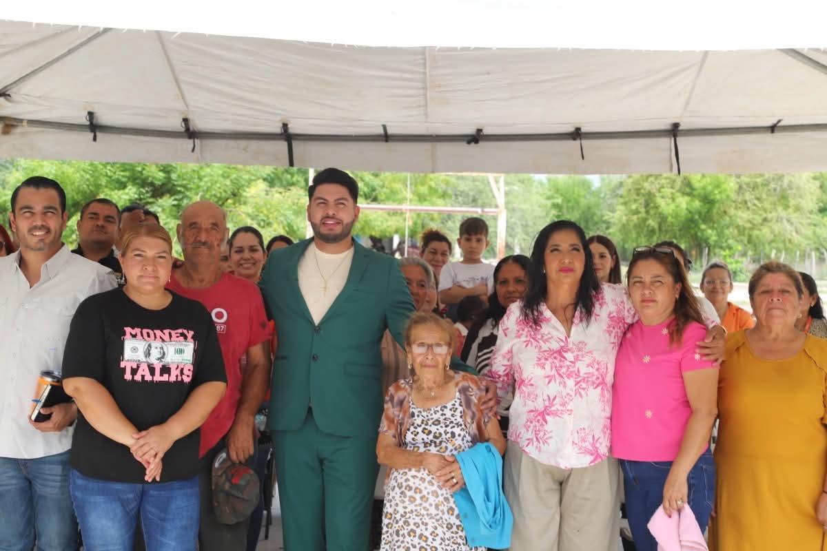 $!Dan banderazo de inicio a techumbre en la comunidad de Aguapepe, en Elota