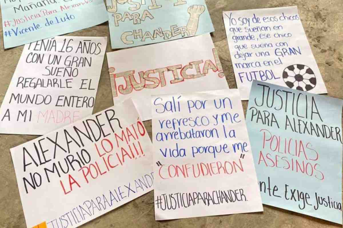 $!El adolescente Alexander salió por refrescos y la policía de Acatlán lo mató; 5 años después, su familia sigue exigiendo justicia