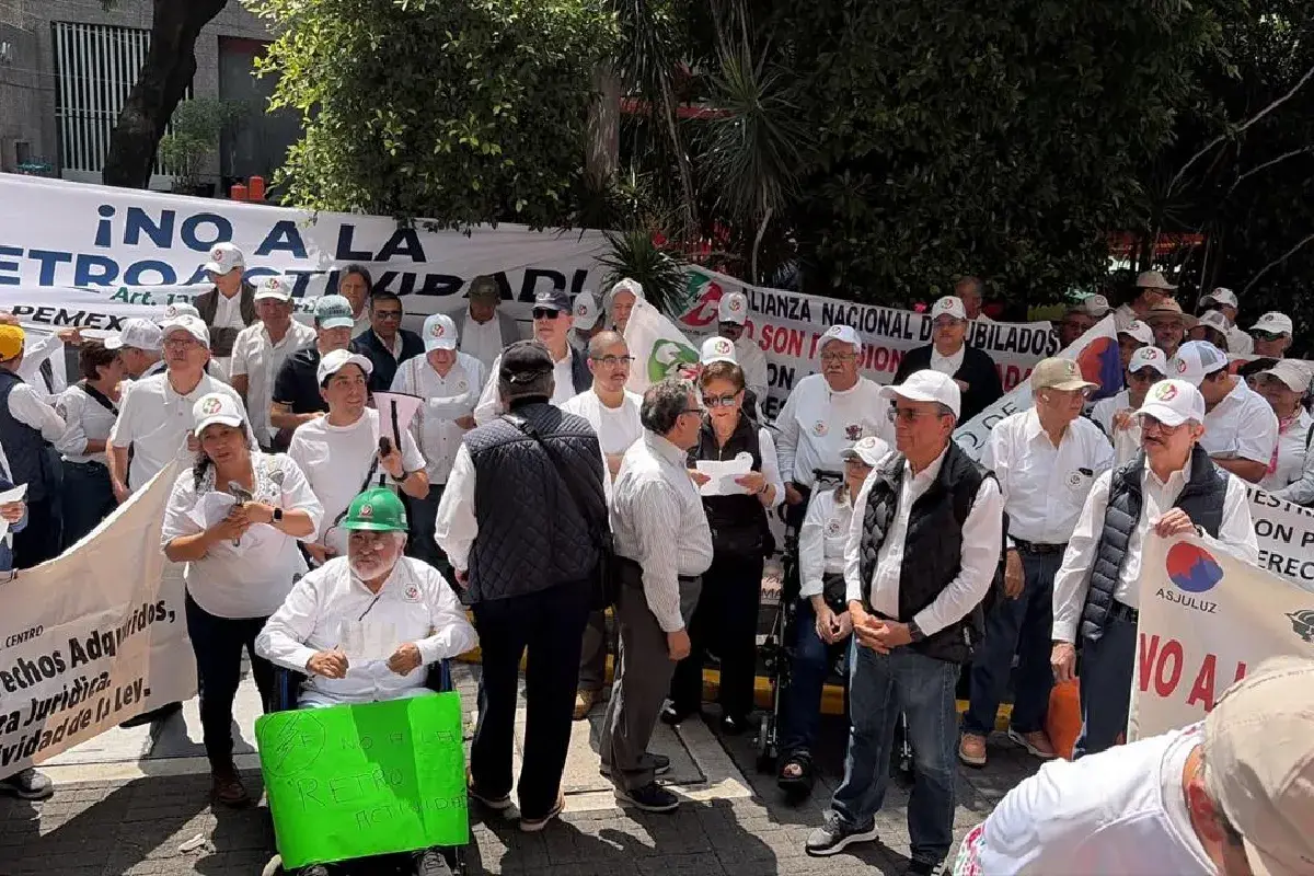 $!Jubilados protestan por recorte de ‘pensiones doradas’