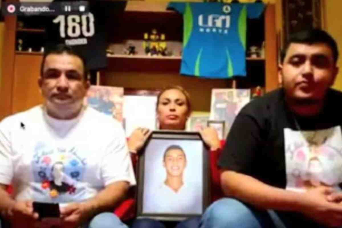 $!El adolescente Alexander salió por refrescos y la policía de Acatlán lo mató; 5 años después, su familia sigue exigiendo justicia