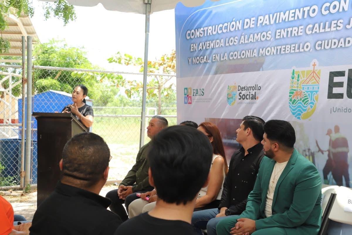 $!Inician los trabajos de pavimentación en avenida Los Álamos de la ciudad de La Cruz