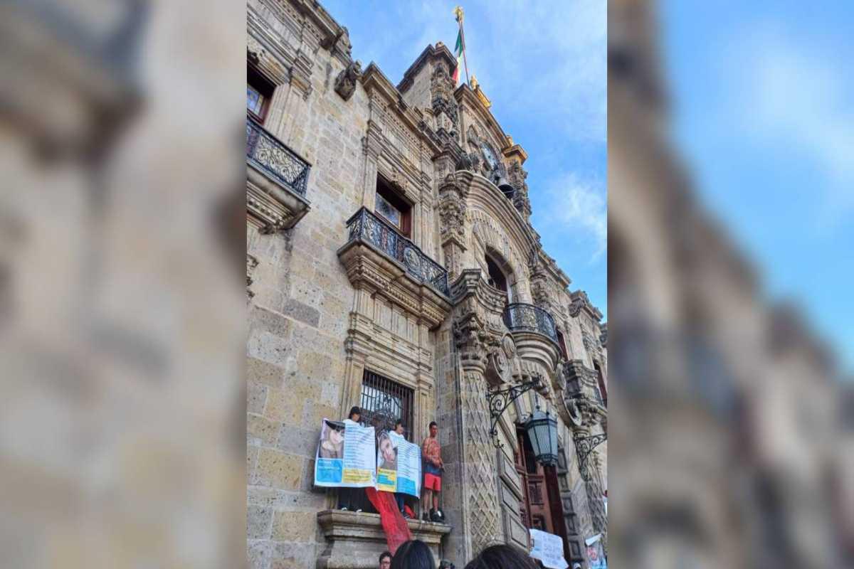 $!Familias reclaman a autoridades presentes y pasadas durante jornada de luto nacional por víctimas de desaparición