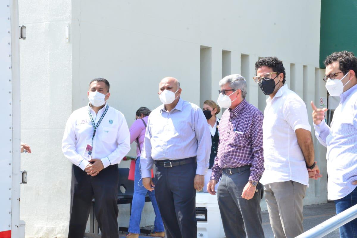 $!Llegan a Sinaloa 87 mil 900 dosis de CanSino para vacunar a maestros