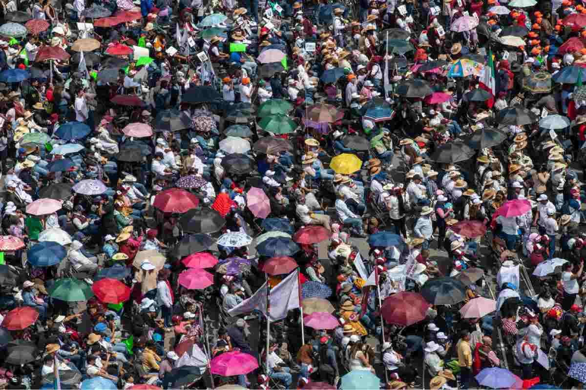 $!Reforma evitará que el amparo resguarde a ‘potentados que no quieren pagar impuestos’: Sheinbaum en primer informe