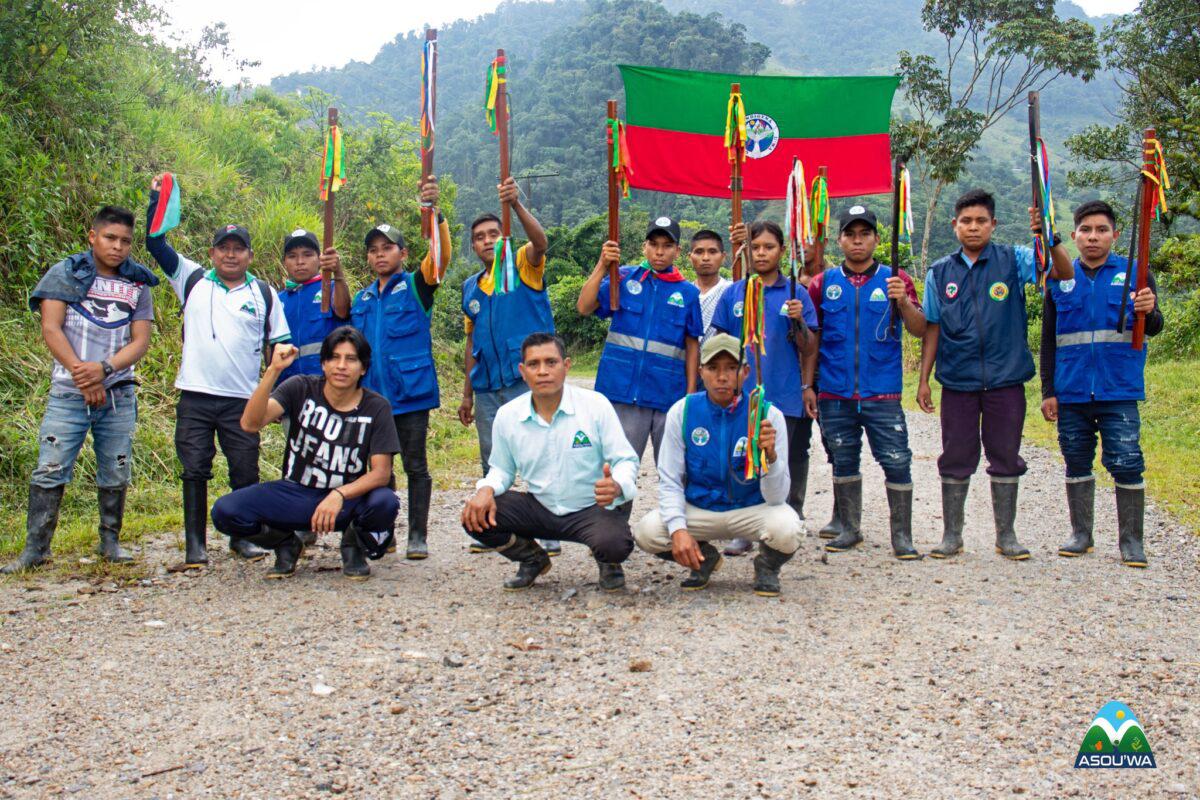 $!Miembros de la guardia del pueblo U’wa durante la movilización de 2014.