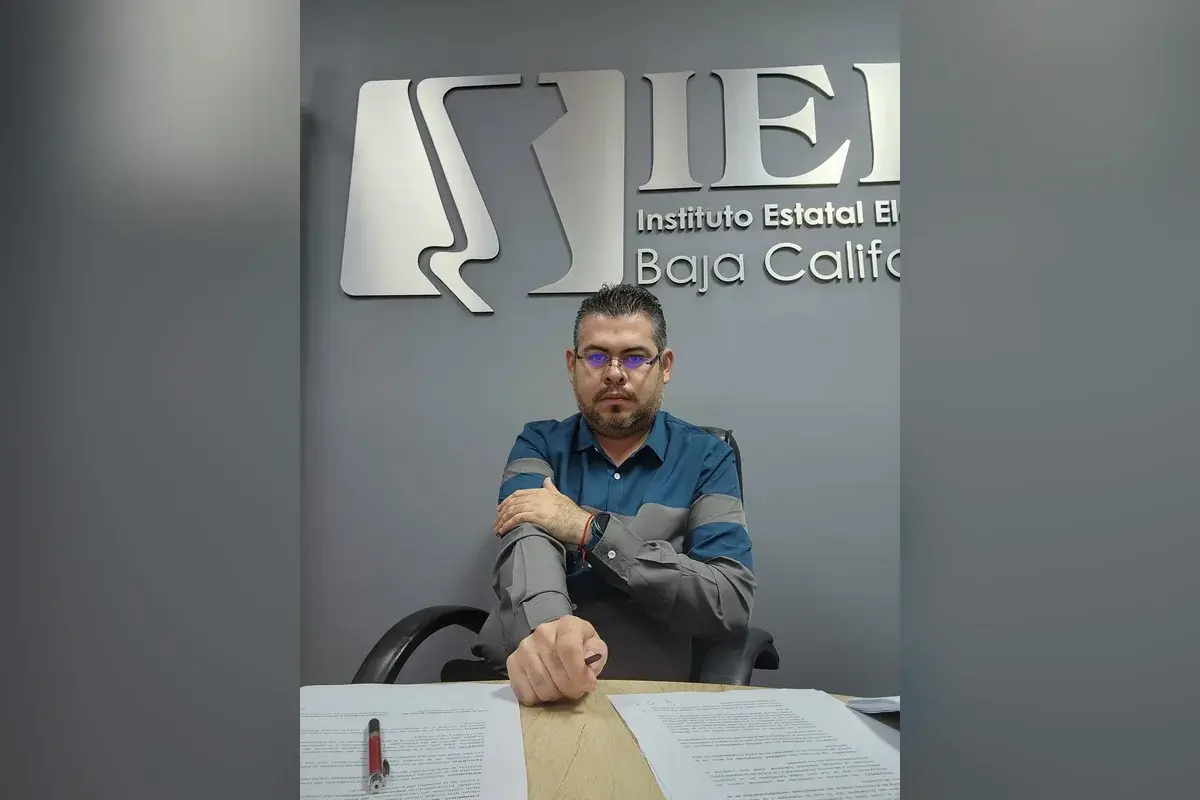 $!El representante del PRI ante el Consejo del IEEBC, Joel Blas Ramos, exigió a las autoridades indaguen las irregularidades que habría cometido la gobernadora.