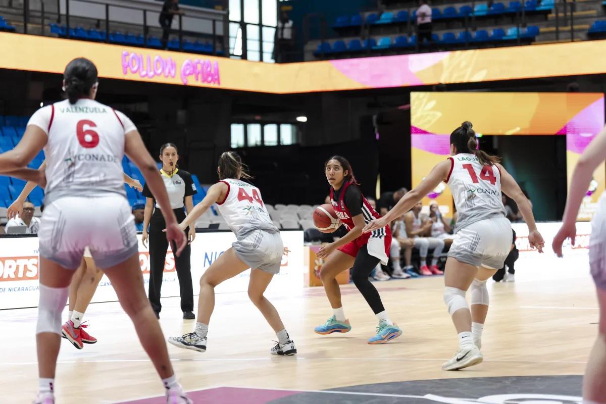 $!Mazatleca Mariana Valenzuela brilla en el debut de México en el Cocaba Femenil 2025