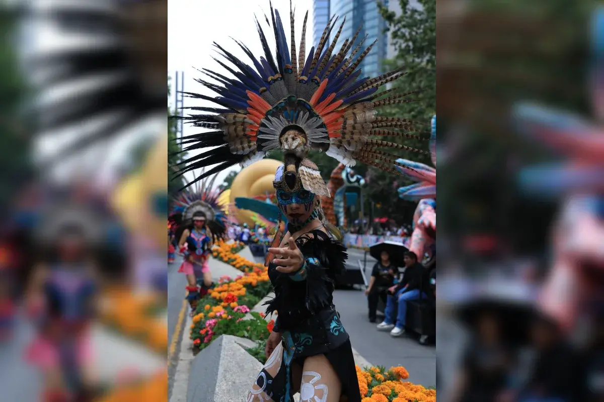 $!El desfile incorporó símbolos tradicionales como el Tzompantli y figuras alusivas a la muerte en la cosmovisión mexica.