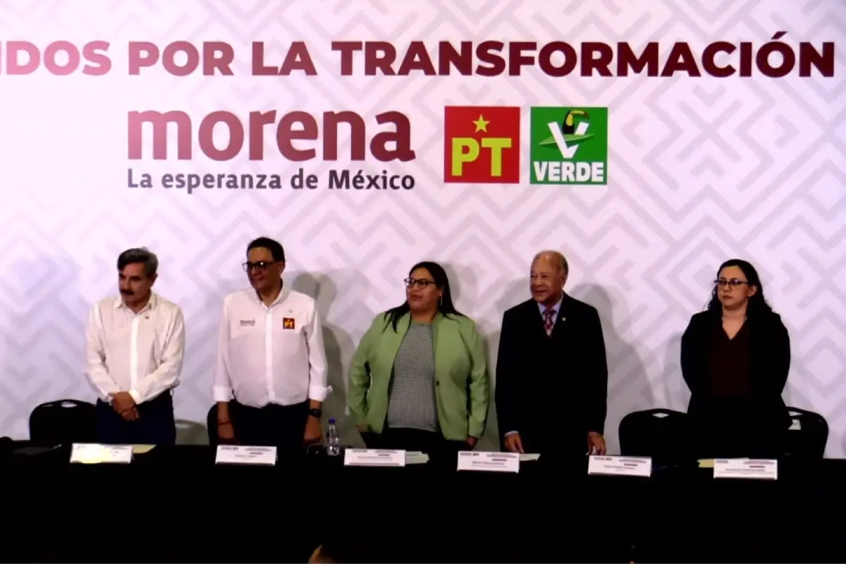 $!Legisladores, alcaldes y exfuncionarios participaron en la tercera jornada de registros de Morena.