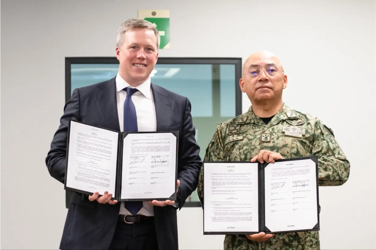 $!El acuerdo fue firmado por el General Héctor Ávila Alcocer y por Patrick Driscoll, Secretario del Ejército de EU.