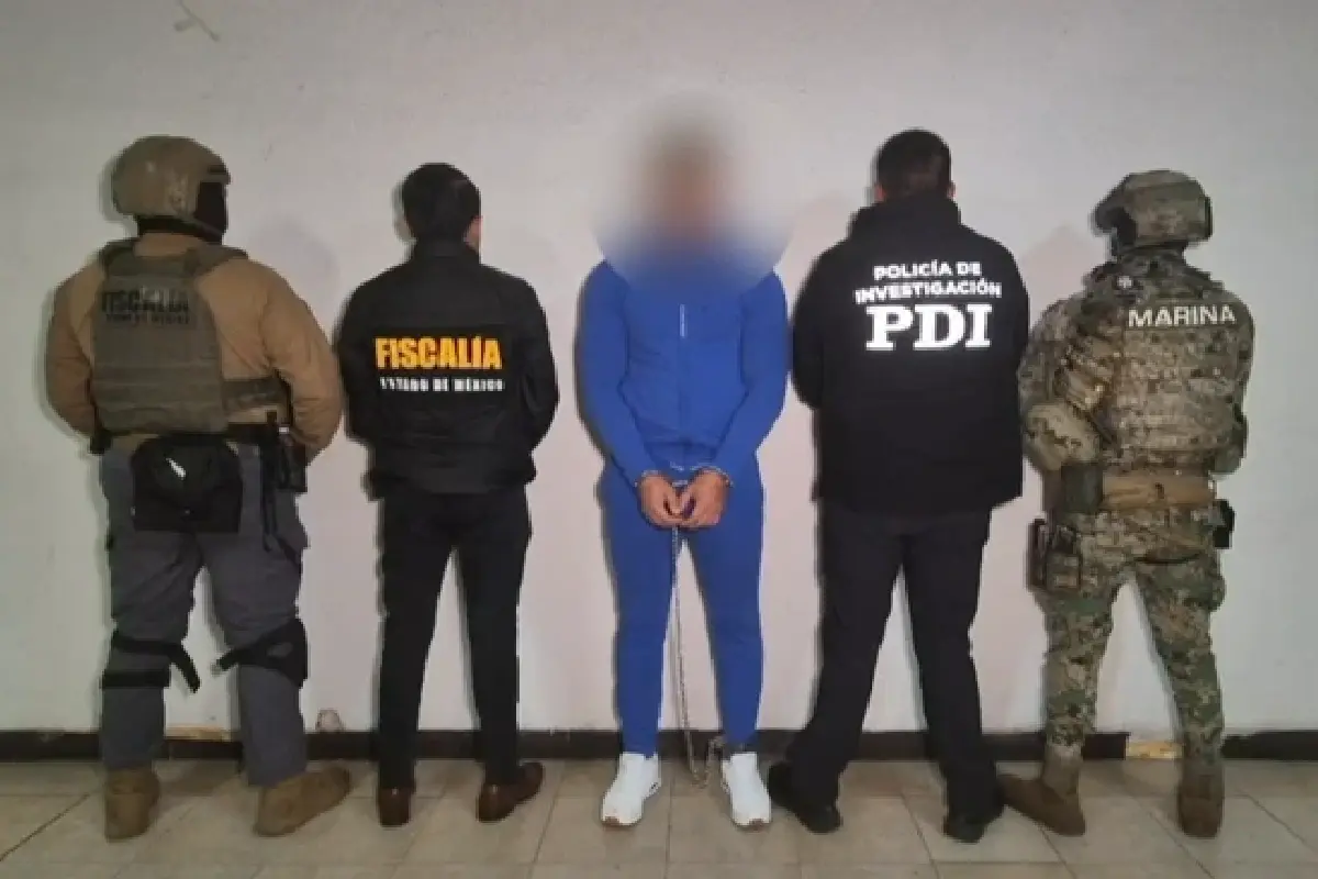 $!Detienen en el AICM a ‘El Deivid’, señalado como nuevo líder de La Chokiza, investigado por extorsión y homicidio