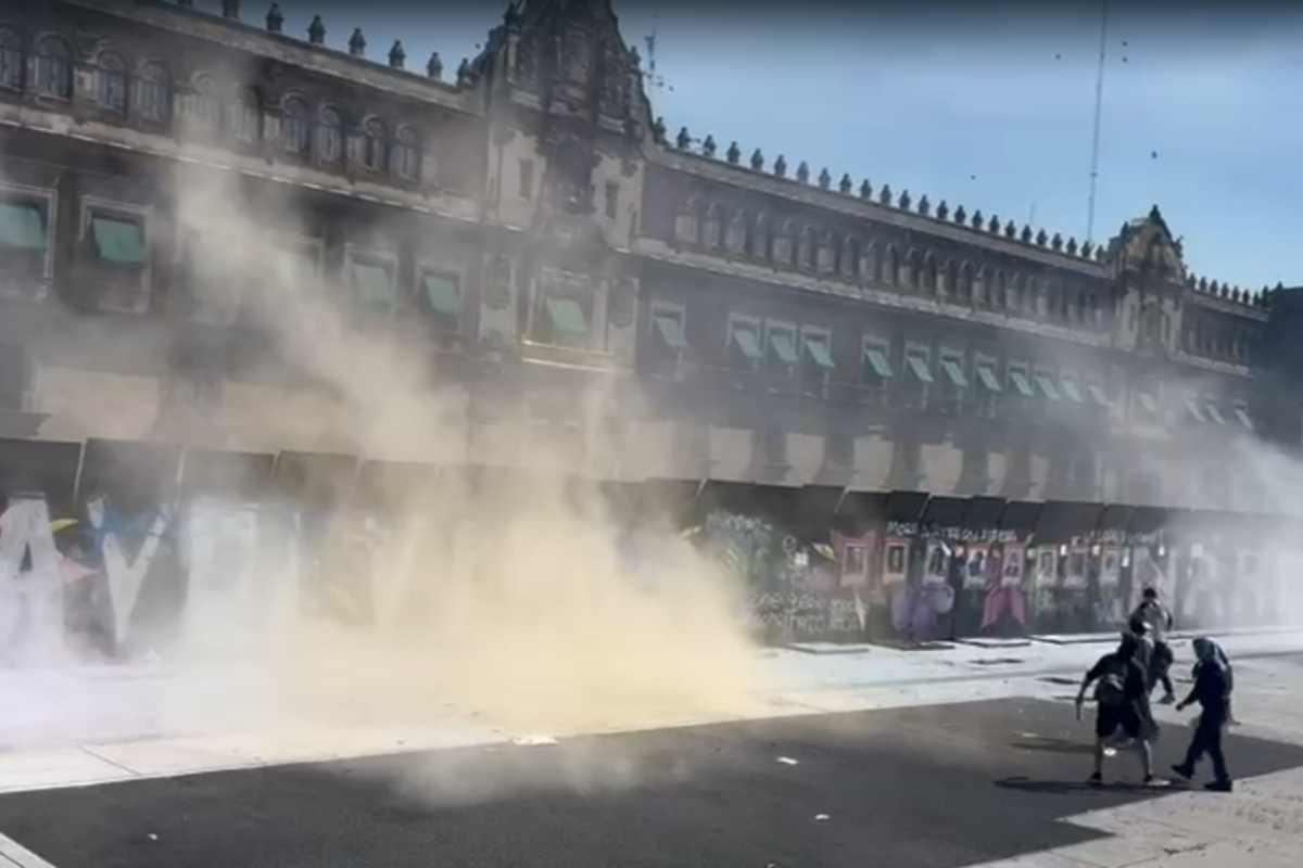 $!Marcha de Generación Z en CDMX reclama justicia y alto a violencia; inconformes y policías se enfrentan