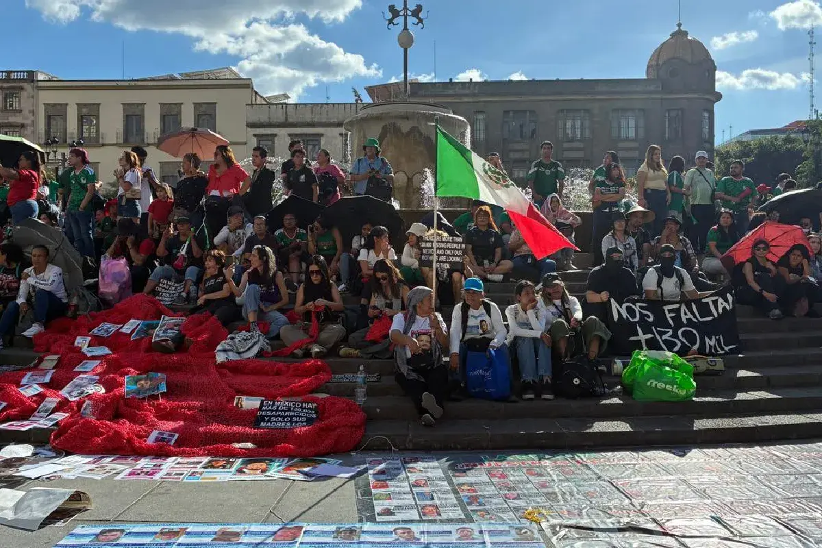 $!Colectivos protestaron en distintos puntos de Guadalajara para visibilizar la emergencia por las personas desaparecidas.