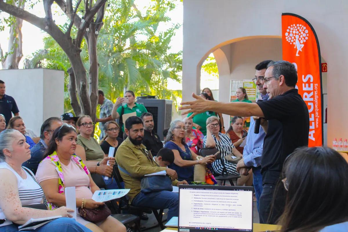 $!Lanzan Parques Vivos 4x1: Ciudadanos y autoridades se unen para rescatar espacios públicos en Culiacán