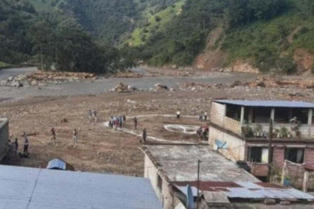 $!Con helicópteros, migrantes de EU evacuan Chapula, la comunidad en Hidalgo que quedó inhabitable tras lluvias