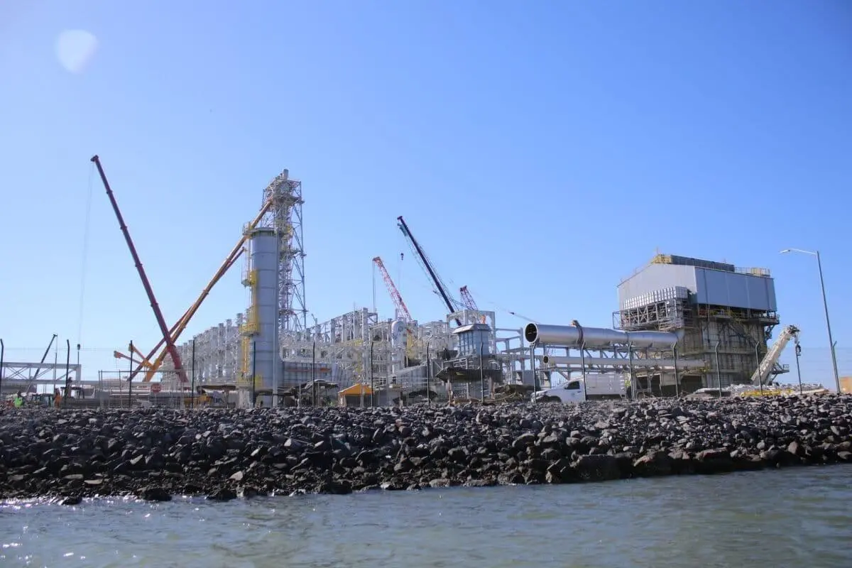 $!Diversos medios de comunicación han reportado que existe un avance de más del 80 por ciento en la construcción de la planta de amoniaco.
