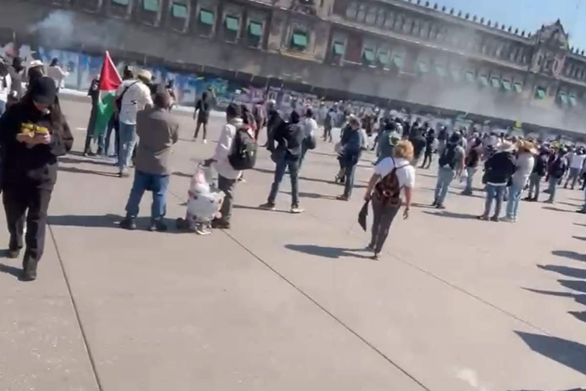 $!Marcha de Generación Z en CDMX reclama justicia y alto a violencia; inconformes y policías se enfrentan
