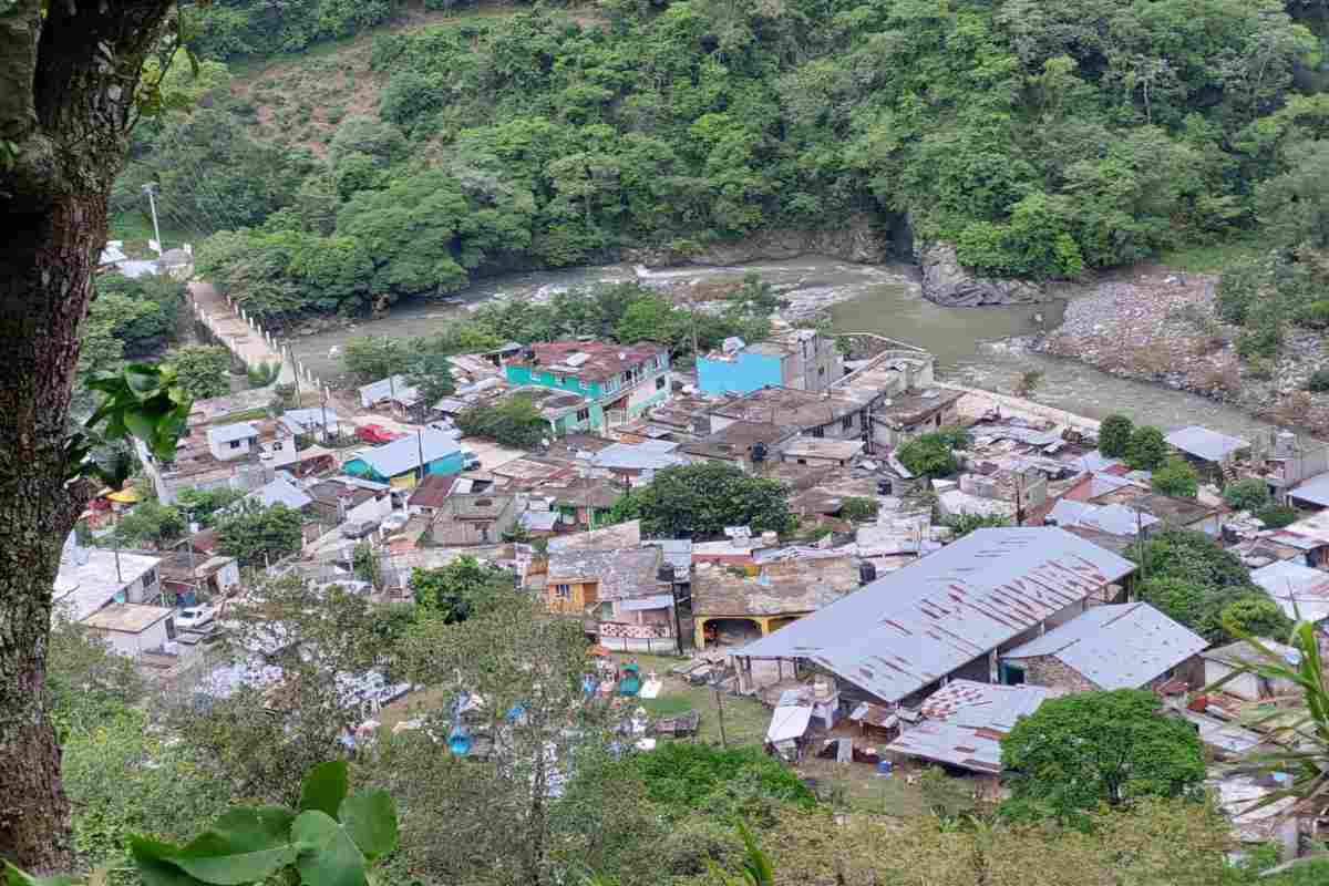 $!Con helicópteros, migrantes de EU evacuan Chapula, la comunidad en Hidalgo que quedó inhabitable tras lluvias