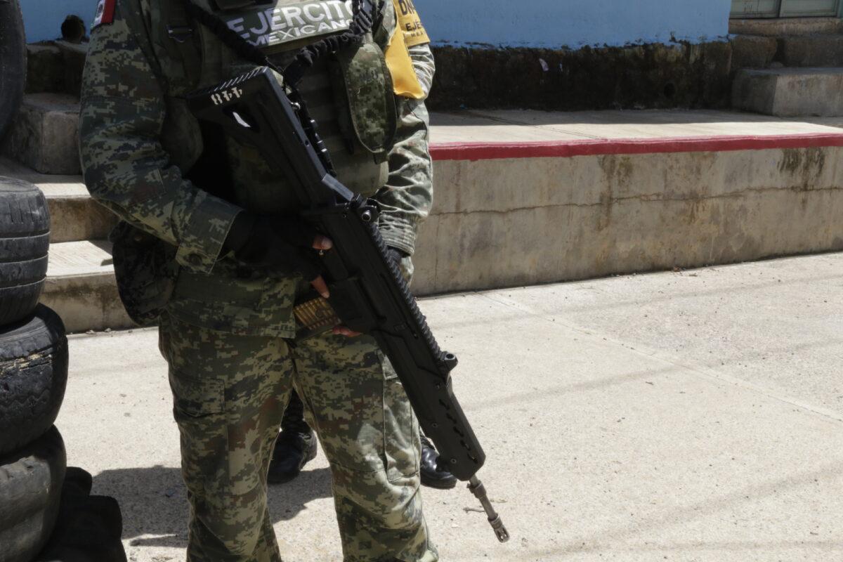 $!Presencia militar en Pantelho, Chiapas, México, tras días de enfrentamientos con grupos armados, en junio de 2021.