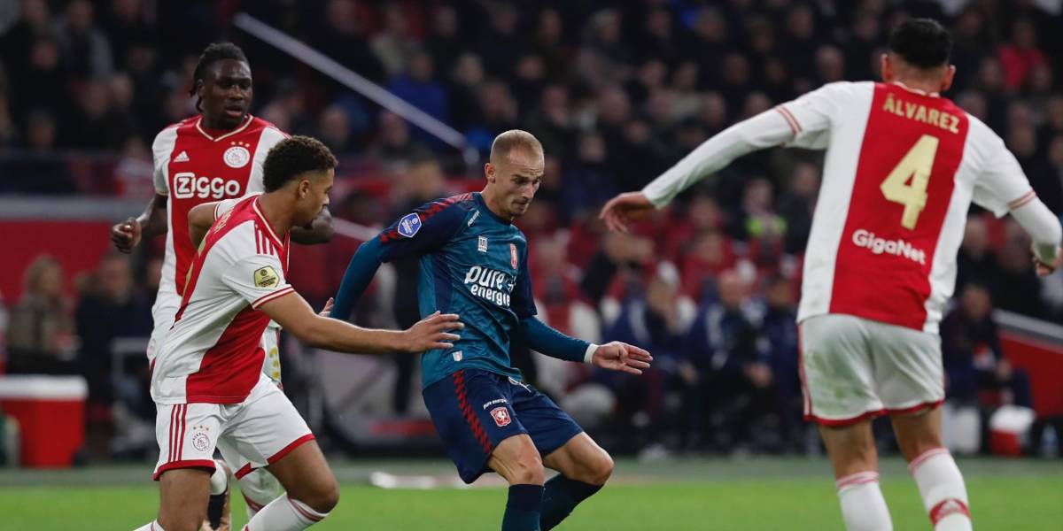 Edson Álvarez y Jorge Sánchez, titulares en empate del Ajax Edson Álvarez y Jorge Sánchez, titulares en empate del Ajax