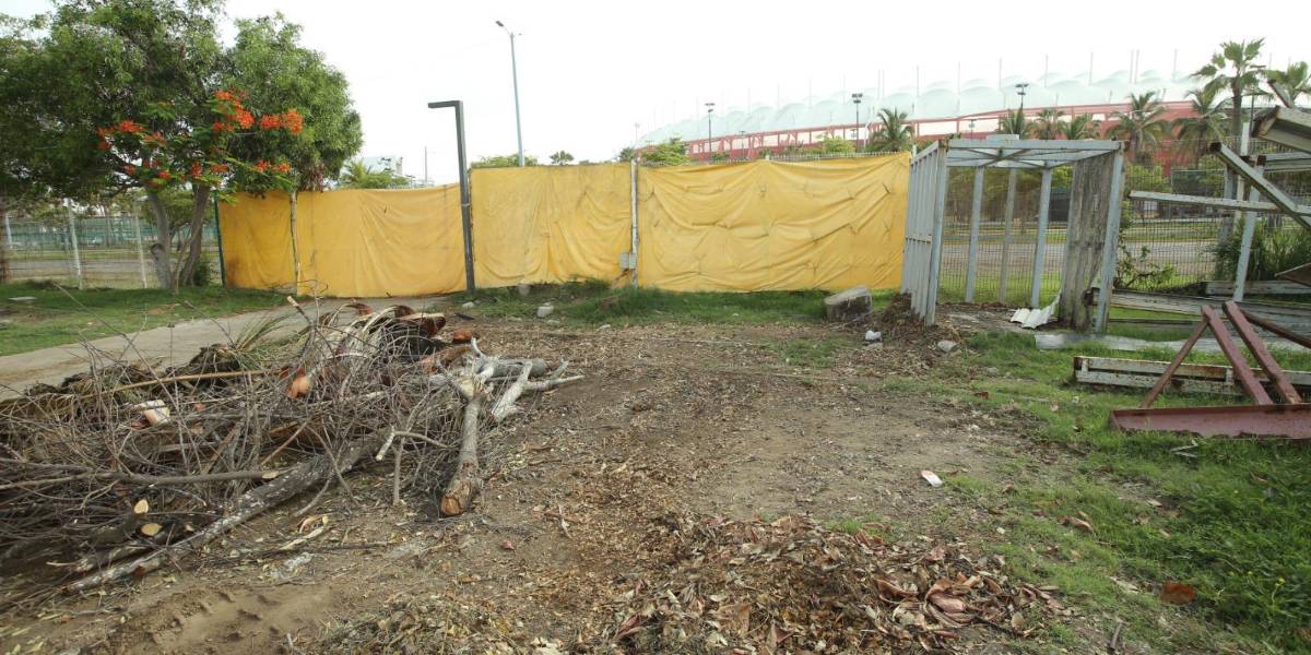 Parque Central de Mazatlán presenta abandono y daños visibles en sus instalaciones