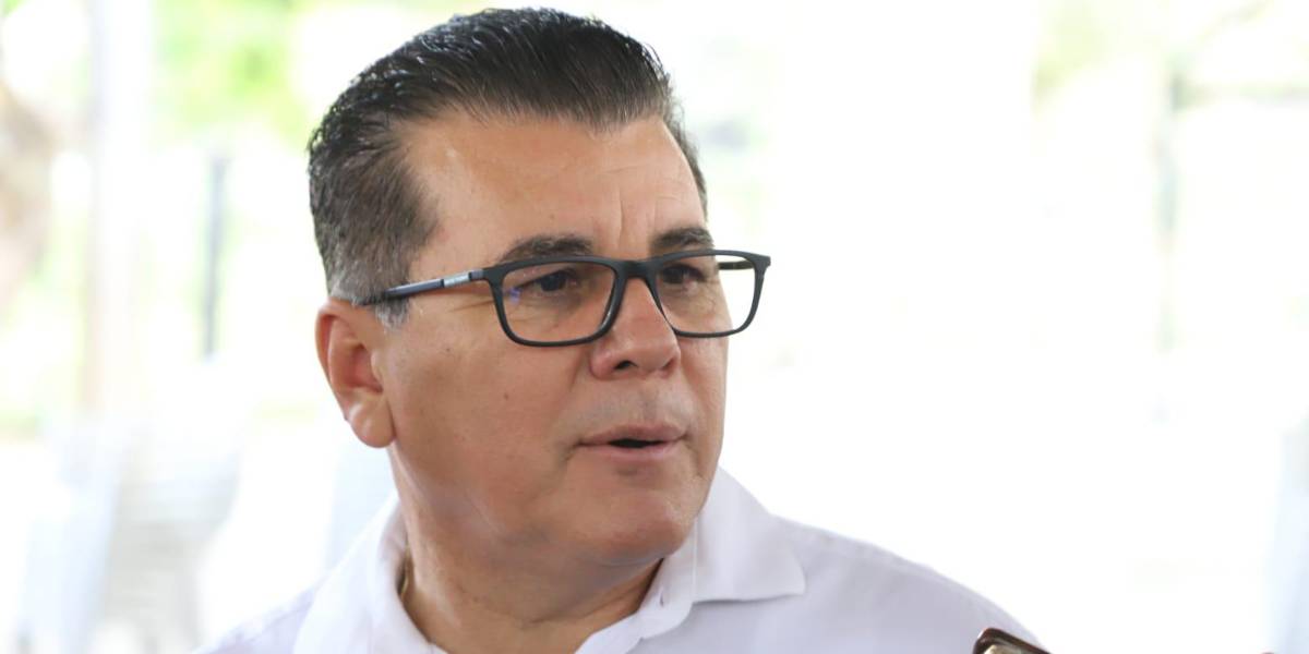 Pide Alcalde denunciar a policías de Mazatlán que cometen abusos Pide Alcalde denunciar a policías de Mazatlán que cometen abusos