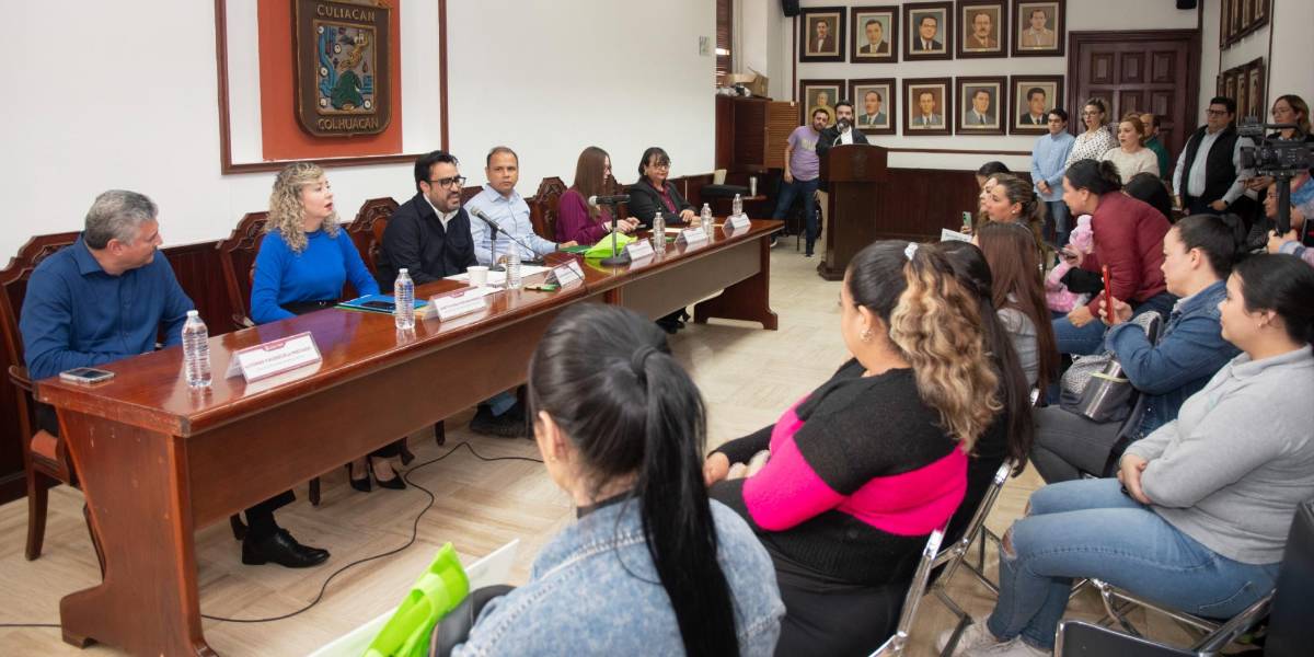 Firman segunda adenda del programa de microcrédito para mujeres emprendedoras de Culiacán