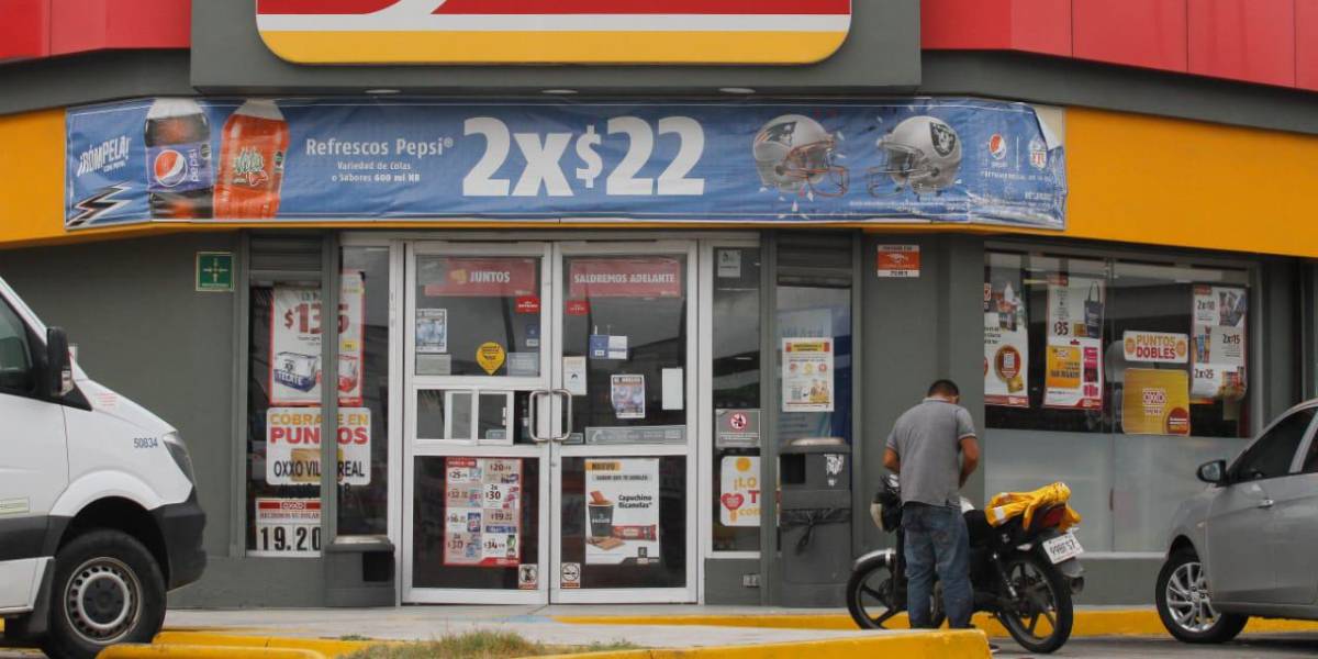 Reabren comercios de Mazatlán tras paso de Huracán Pamela Reabren comercios de Mazatlán tras paso de Huracán Pamela