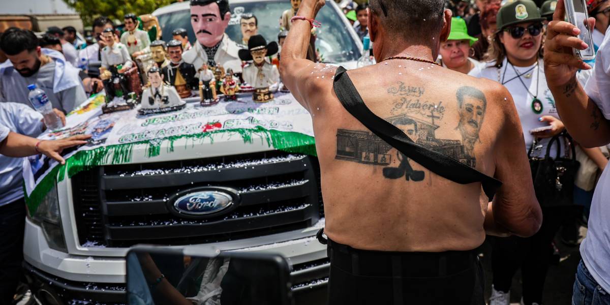 Menos devotos, pero mismo fervor en homenaje a Malverde en Culiacán