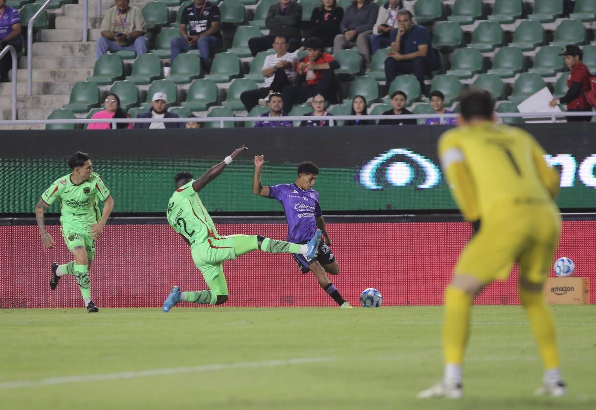 $!Mazatlán se queda frío en El Encanto: Bravos le arrebata el debut en el Clausura 2026