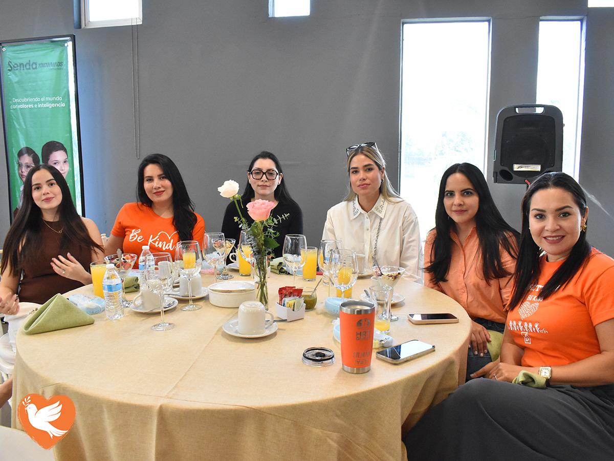 $!Carolina Castrejón, Thalia Rangel, Ana Karen Leyva, Tania Romero, Rosa Toledo y Anais Silman.