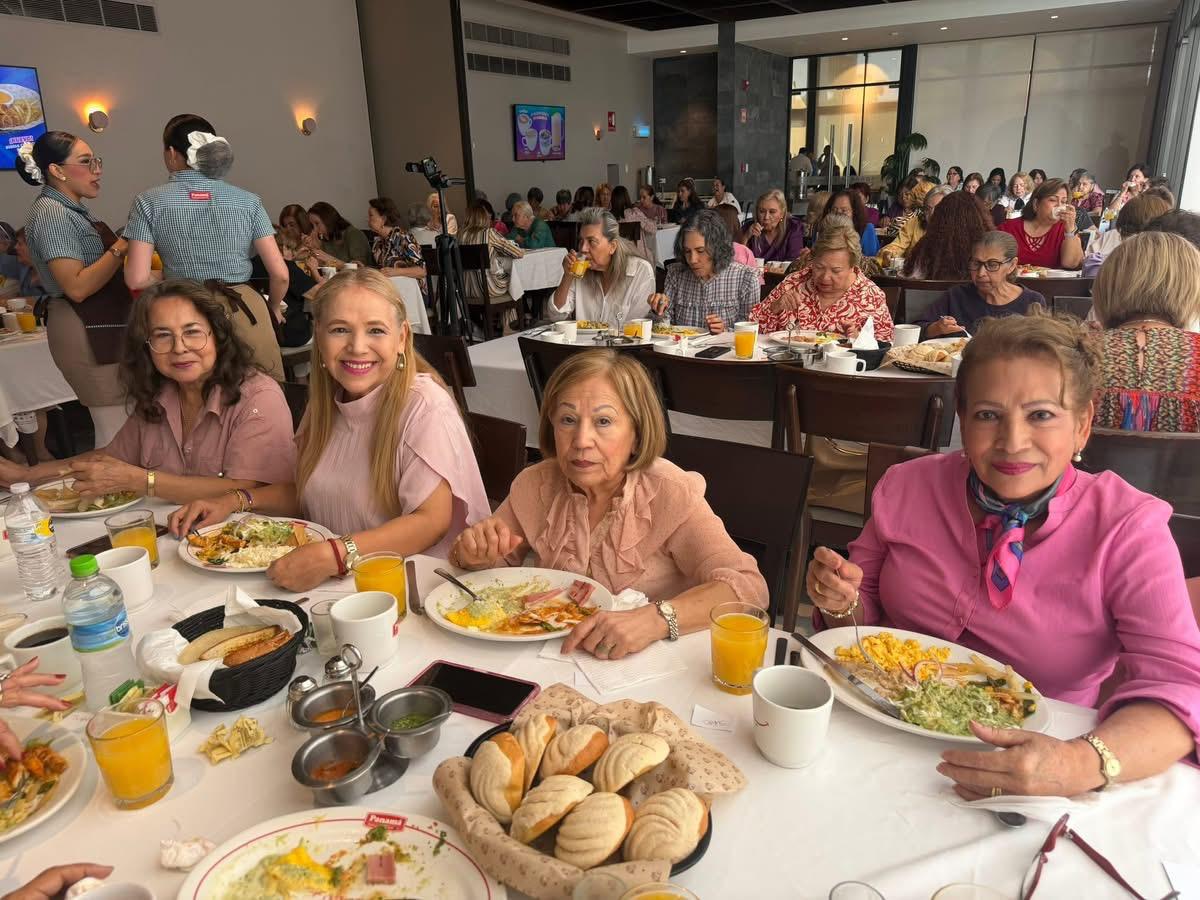 $!La reunión fue también un festejo en honor a sus agremiadas en el marco del Día Internacional de la Mujer.