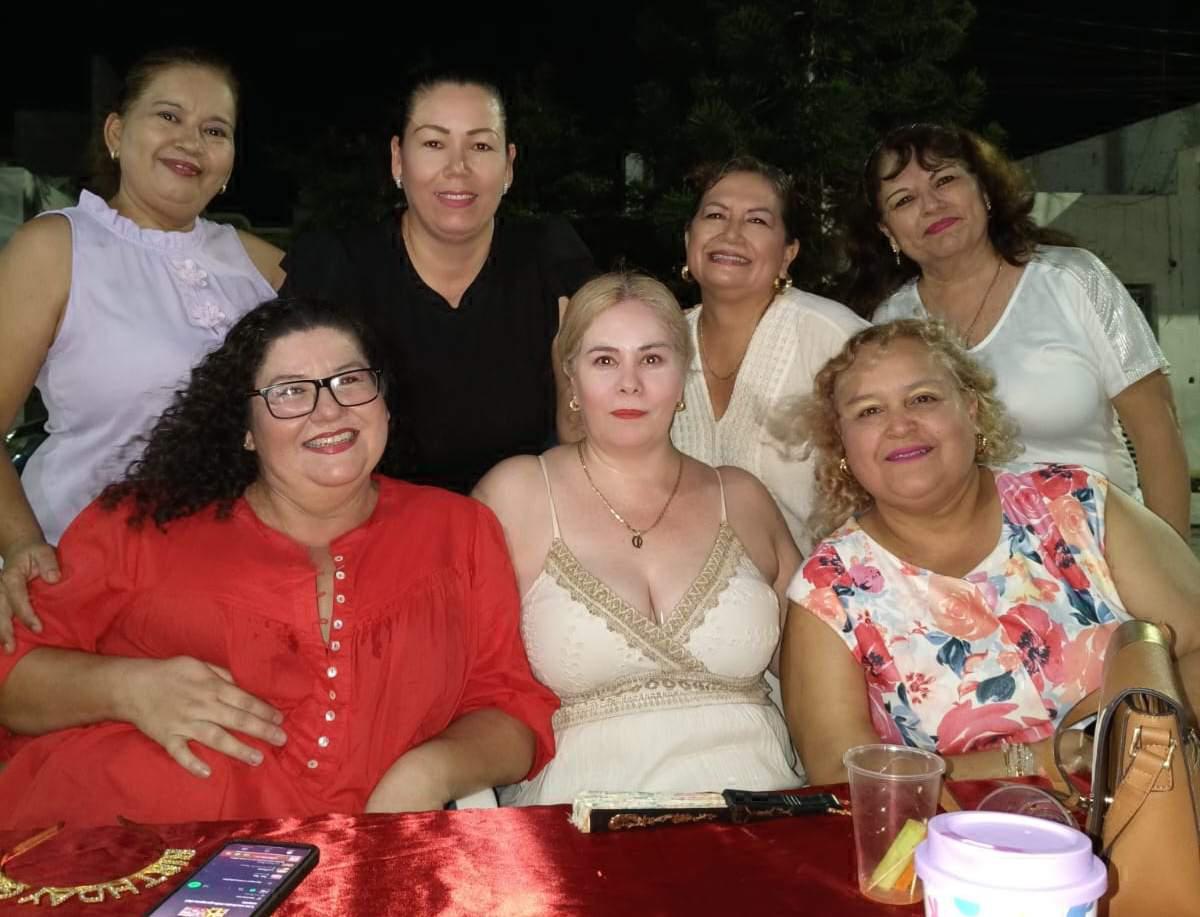 $!Isela Cárdenas, Jenny Cabanillas, Rita Zúñiga, Lupita Solís, Lilián Pardo, Dulce Valdez y María Chiquete.