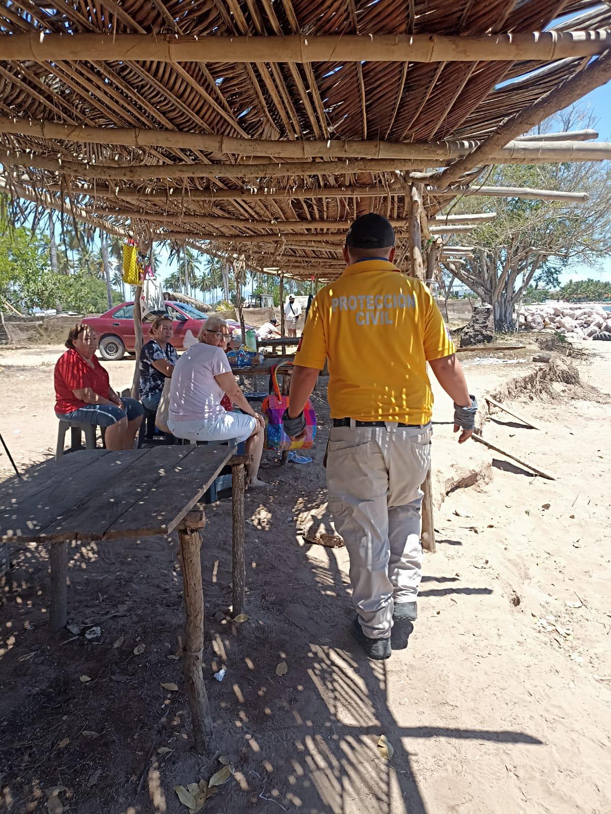 $!Alertan sobre un cocodrilo en las playas de Teacapán, en Escuinapa