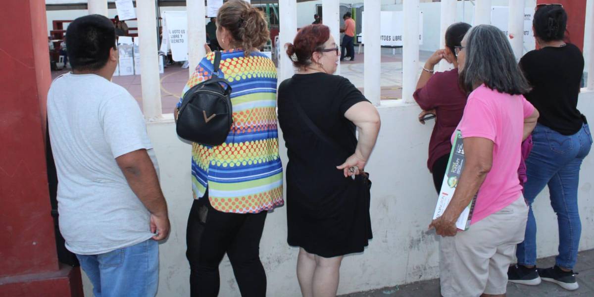 Resguardan corporaciones 24 Consejo Distrital a espera de paquetes electorales Resguardan corporaciones 24 Consejo Distrital a espera de paquetes electorales