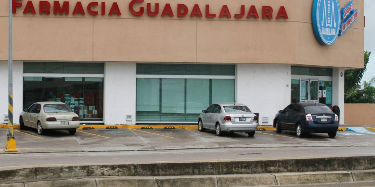 Reabren comercios de Mazatlán tras paso de Huracán Pamela Reabren comercios de Mazatlán tras paso de Huracán Pamela