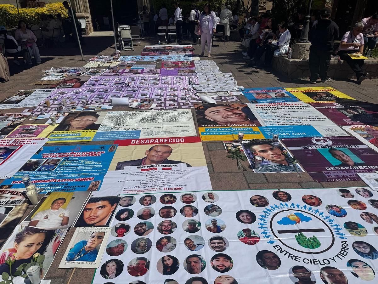 $!Las buscadoras viajaron casi 300 kilómetros para llegar a la parroquia de la Asunción en Teuchitlán, donde se celebró una misa en memoria de las personas asesinadas en el rancho.