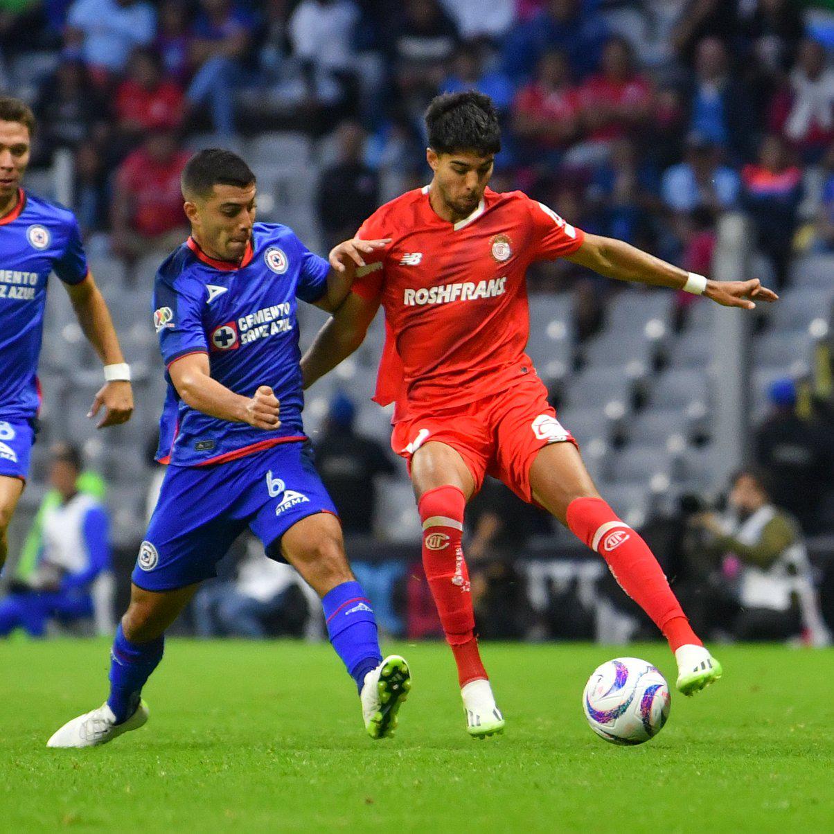 $!Toluca aprovecha errores de la Máquina y gana en el Azteca