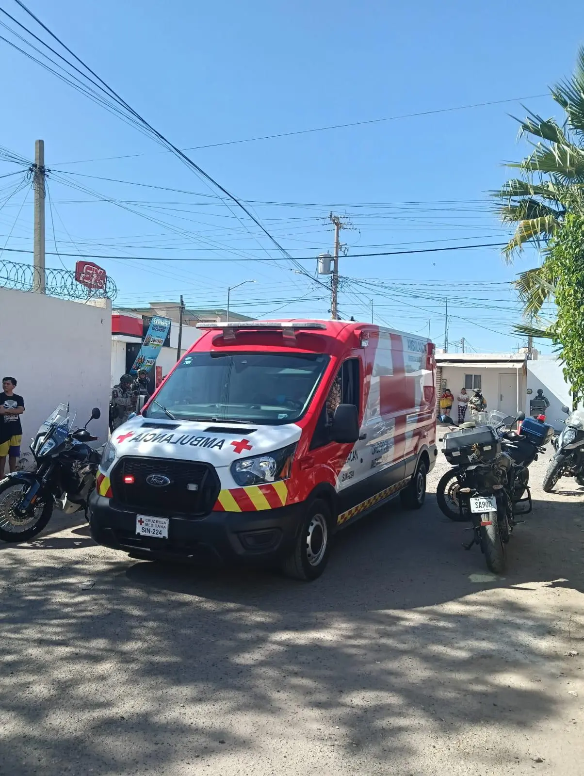$!Incendio en vivienda de la 21 de Marzo deja un menor y una mujer heridos en Culiacán