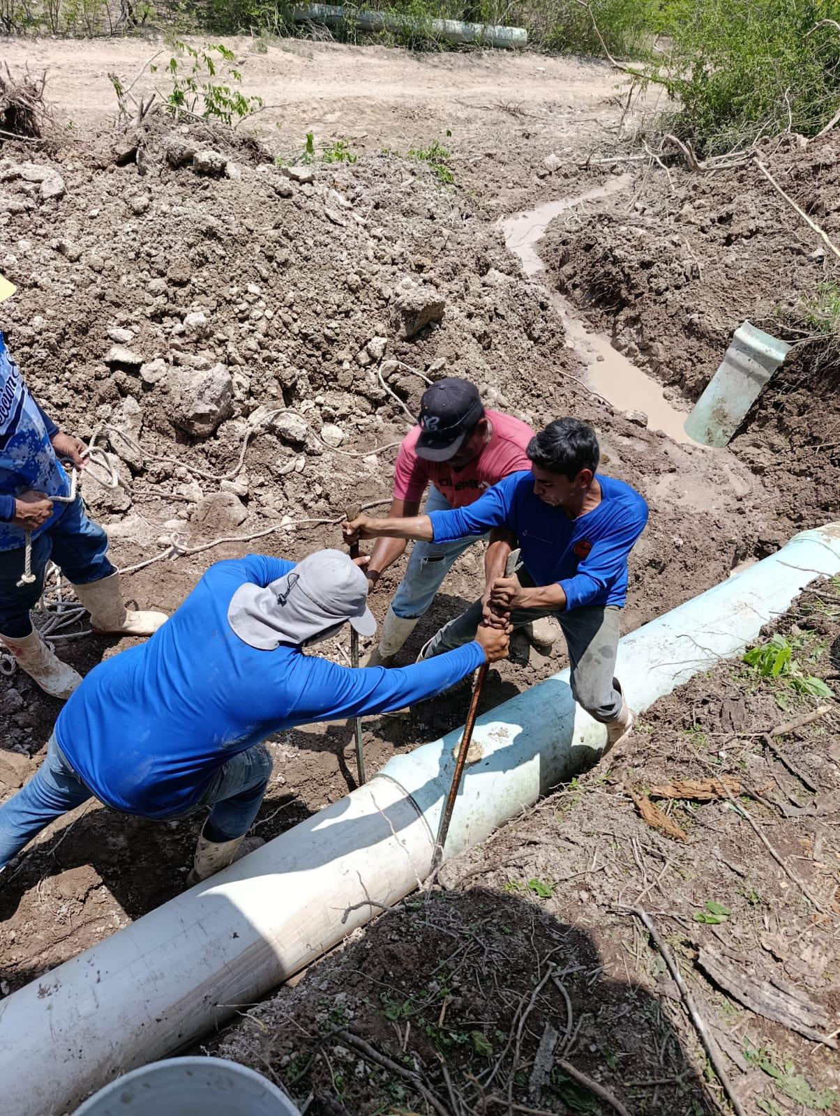 $!Escuinapa se queda sin agua potable por fuga en el acueducto