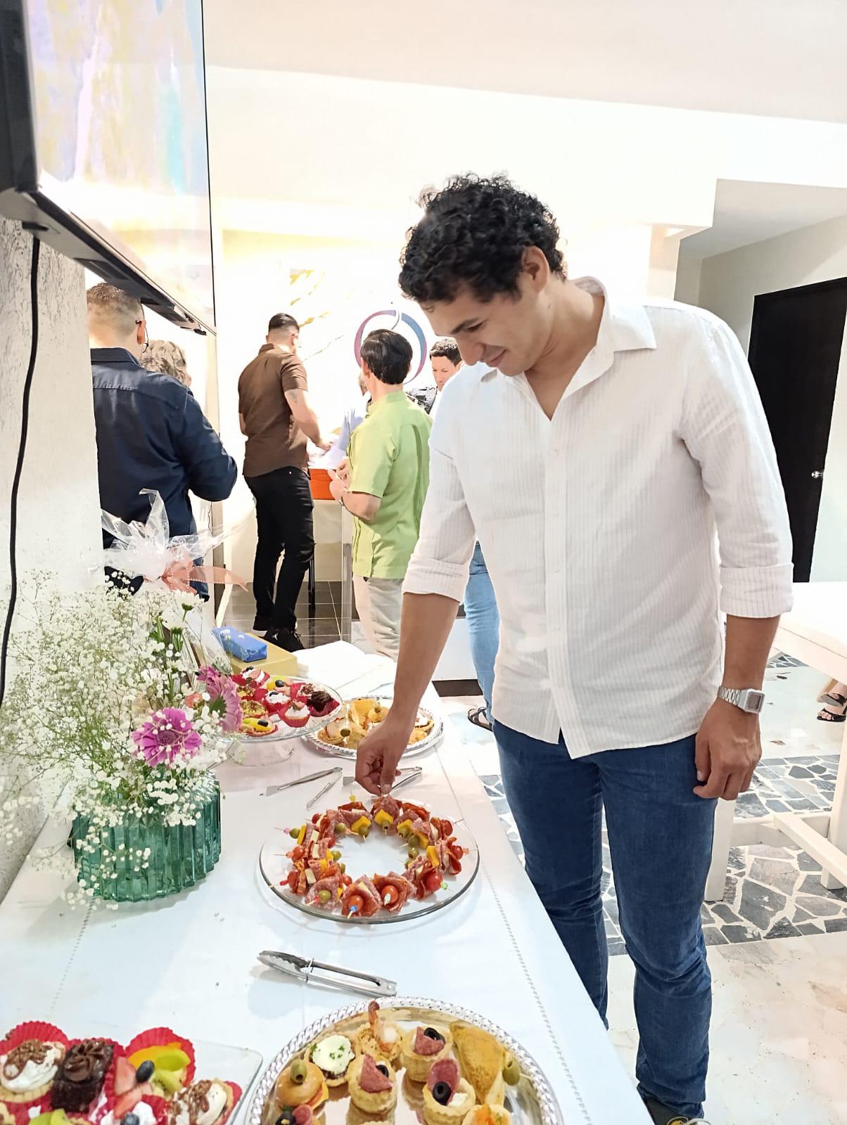 $!Inaugura Dr. Héctor Zamudio Serrano consultorio de Ginecología en Mazatlán