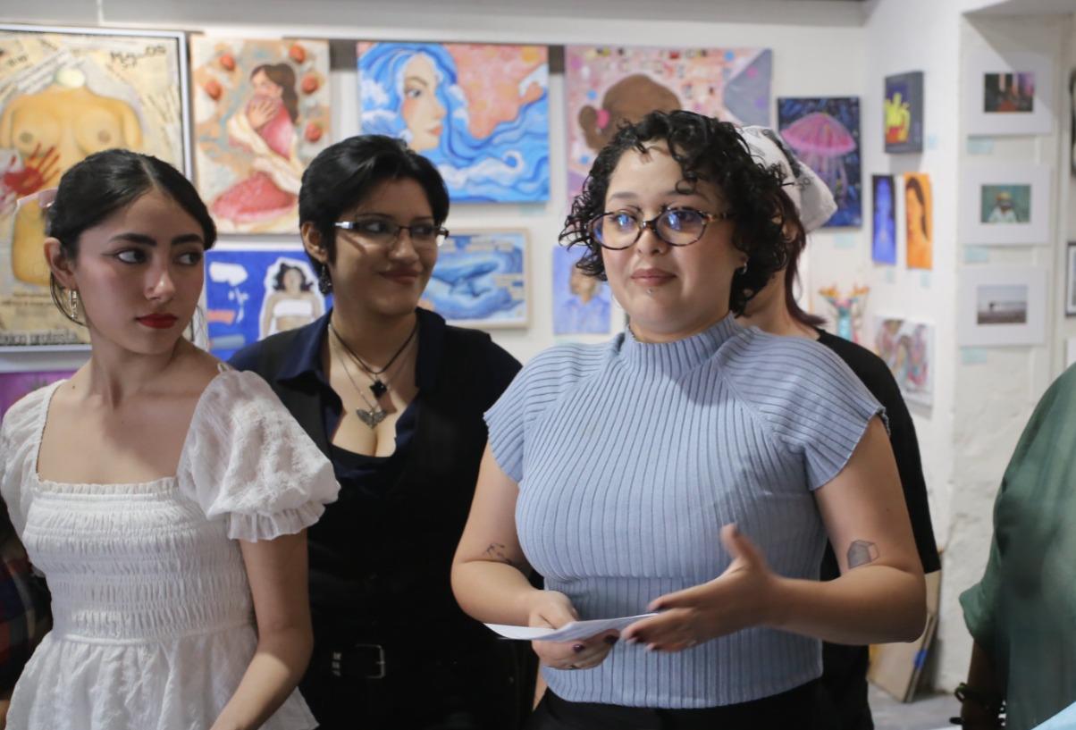 $!Andrea Osterhout, del Colectivo Sirenas Negras, expresó unas palabras previo al corte de listón.