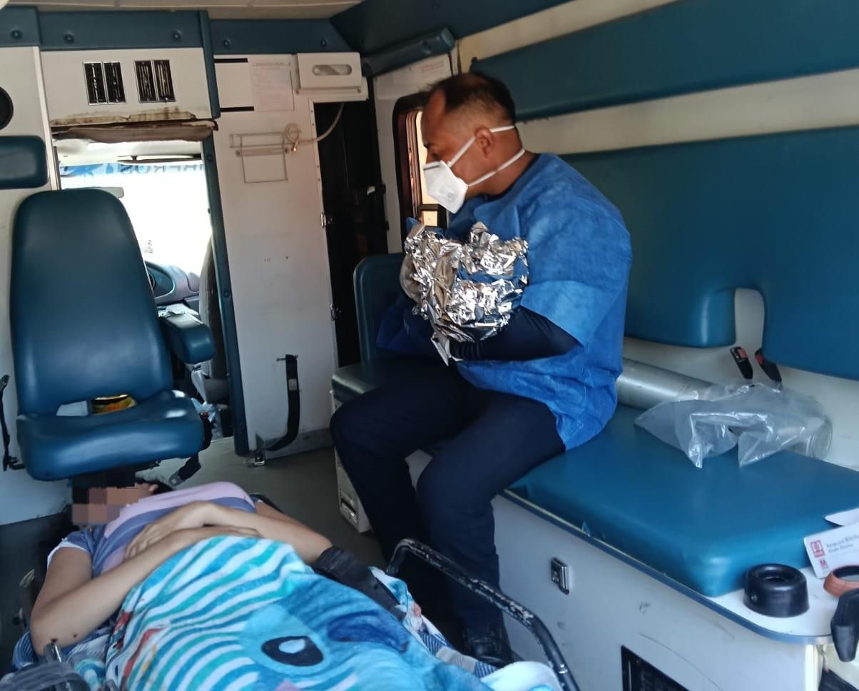 $!Joven da a luz en su casa en Mazatlán con apoyo de Bomberos Veteranos
