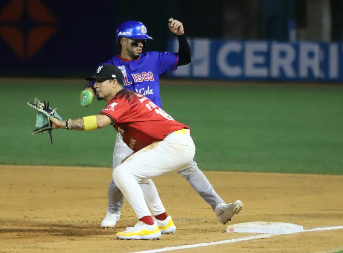 $!Venados dejan tendidos a Charros en extrainnings y empatan la serie en Mazatlán