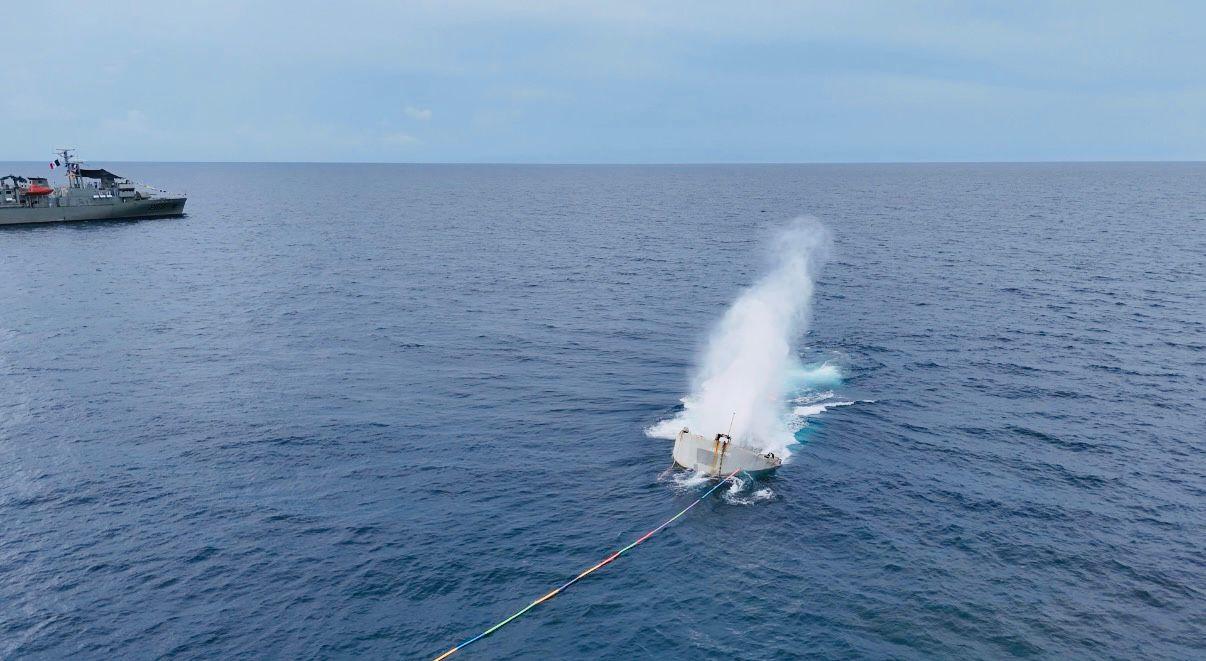 $!Realizan hundimiento controlado con el casco del ex buque ‘Zamora’ en el Sistema Arrecifal Artificial de Tamaulipas
